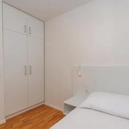 Nyaraló Nice In With Wifi, Outdoor Swimming Pool And Heated Swimming Pool *