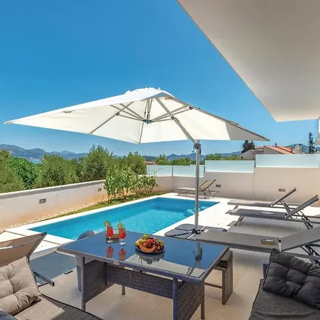 Nyaraló Nice In With Wifi, Outdoor Swimming Pool And Heated Swimming Pool Drače
