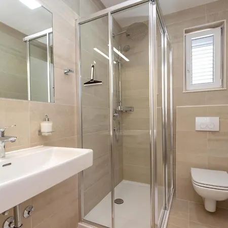 Nice In With Wifi, Outdoor Swimming Pool And Heated Swimming Pool Hébergement de vacances *